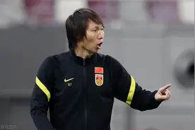 冲上热搜！李铁标志性动作被日本网友调侃，这习惯是怎么养成的？图片