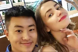 中国男孩爱上俄罗斯美女，弃学业追求，父亲花百万买房车助力图片
