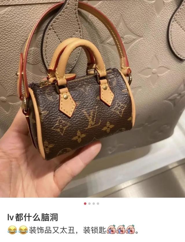 “美丽废物”迷你包，究竟能装点啥？