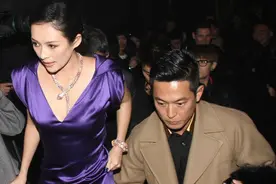 章子怡“泼墨门”绯闻曝出后，意外牵扯出其他大佬？图片