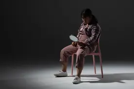 心理学：永远不要让自己一直穿旧衣服，会禁锢你的人生图片