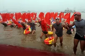 首次横渡汉江图片