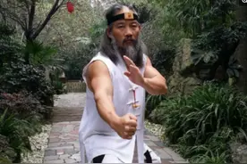 民间“第一高手”青城派掌门人挑战拳王泰森，曾经一招引轰动图片