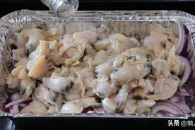 不用加水，不用炒，这种小海鲜配上洋葱烤着吃，味道又香又鲜图片