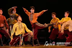 舞林新秀“艺”鸣惊人——阳光下的新疆舞②图片