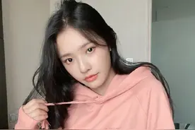 林允，你就是我黑暗世界最耀眼的一束光图片