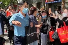 网友期待的是“错换人生”的真相图片