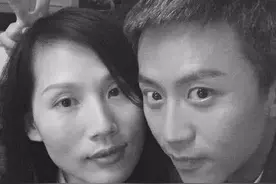 邓超同母异父的大姐，攒钱让他上大学，患癌后邓超拼命赚钱相救图片