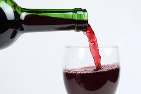 睡前喝红酒有什么好处？预防心脏病？学会这些您才算“懂红酒”图片