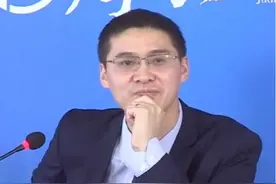 "法外狂徒"罗翔被逼退网，那些网红教授们，为何总被"推下神坛"？图片