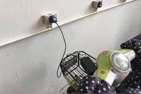 电动车充满电后不拔充电器，会伤害电池吗？看看老师傅怎么说图片