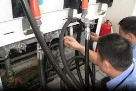 加油站有没可能偷改计量器作弊？ 能！图片