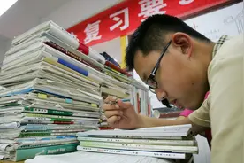 教育部发布“重磅”通知，高考延期一个月，家长拍手叫好图片