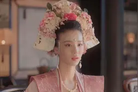清平乐：张贵妃满头花造型算什么！盘点宋代女子冠饰，有更夸张的图片