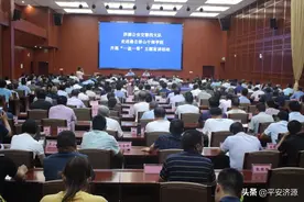 济源交警走进愚公移山干部学院 开展“一盔一带”宣传活动图片