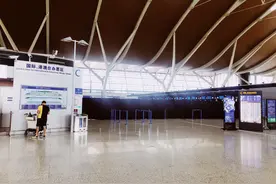 上海新增机场到底有多大？春秋值机后，走路20分钟才到登机口图片