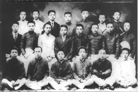 毛泽东求学第一师范的四位师长图片