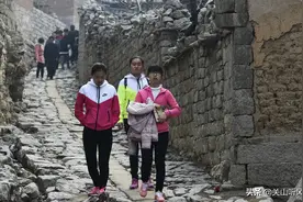 农村俗语：人过五代起新坟，房过三代换新人，如何理解“新”字？图片