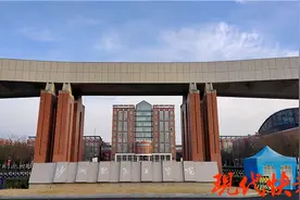 笔试面试均第一却落榜，张家港市招考单位回应：专业不符，审核人员把关不严图片