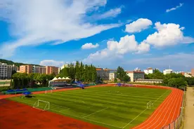 合肥一大专院校，录取要求多，分数比一般本科高，但报考者众多图片