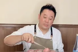 53岁麦长青“被迫”退圈，转行开餐厅维持生计，自己担任外卖小哥图片