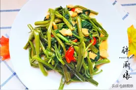 炒空心菜好吃的小秘方，加1勺这味调料，咸鲜味香，脆嫩不黑图片