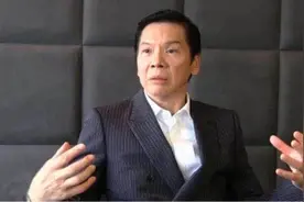 20多年前，在北京打了向华强两巴掌的那个人，现在怎样了？图片