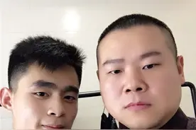 岳云鹏又被助理冲冲敷衍，只能呵呵满屏无奈，尚筱菊成师父棉袄图片