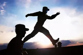 转业名额逐步减少，是好是坏？图片