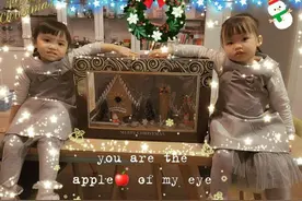 熊黛林2岁双胞胎女儿罕曝光，姐姐美似妈，妹妹却眼小嘴凸差太多图片