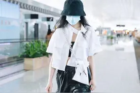 郑爽出来炸街了，机场照一次比一次美。图片
