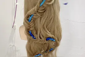 是你想要的彩带编发吗？图片