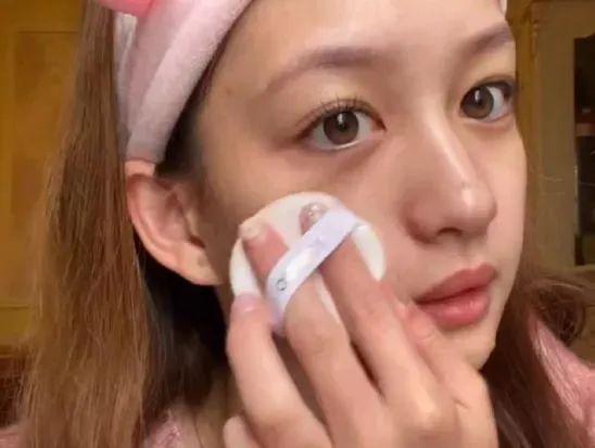 拉踩欧阳娜娜，营销“汤臣一品千金，”这位00后网红又叕翻车了