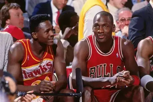 NBA纪实连载27:98年带领内忧外患的公牛三连冠，乔丹彻底封神上卷