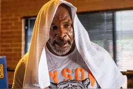 泰森魔鬼训练大汗淋漓T恤湿透，恫吓琼斯：我是最残忍的拳台勇士图片