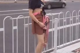 路边遇到一“女子”，路人擦亮眼睛仔细一看都不敢直视了图片
