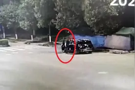 男子酒驾闯关想让妻子“顶包”，监控拍下这一幕……图片