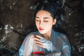 一城山雨一城烟，水淼云雾待少年图片