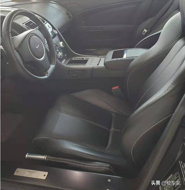 花70万买辆阿斯顿马丁Vantage，打开一看才开2万公里！网友：太值