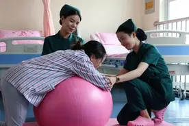 孕妈从进产房就哆嗦，有一种冷叫做“产房冷”，医生：为了你好图片