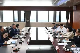 刘洁与新创元半导体董事长赵勇一行座谈图片