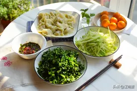 50岁阿姨一个人的冬至午饭，除了饺子，这两道爽口菜也超好吃图片