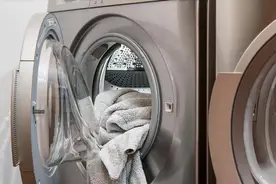 内裤竟然比袜子脏！内裤多久换一次最好？图片