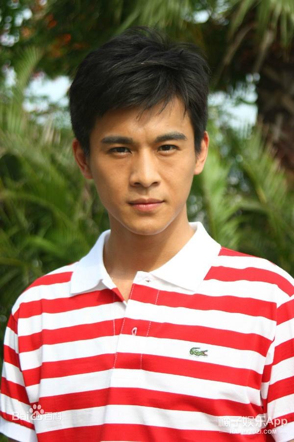 还记得《雪花女神龙》里的欧阳明日吗？他现在长这样