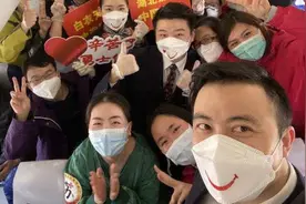 致敬英雄！援鄂医疗队的回家路上，东航这则机长广播太催泪图片