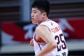 三分7中0，9失误+9犯规！给了机会，却把握不住！你让杜锋太失望图片
