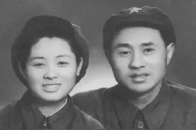 胡奇才突遭敌机轰炸，不怒反喜：我军赢定了图片