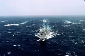 震撼！中国辽宁号航母编队高清大图图片