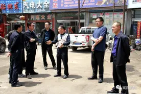 岚县：乔云督导检查城区环境卫生整治工作图片