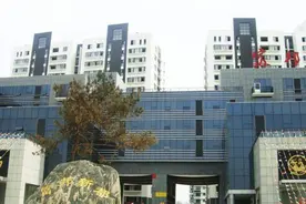 曲阜城南：孔子大道两侧的楼盘图片